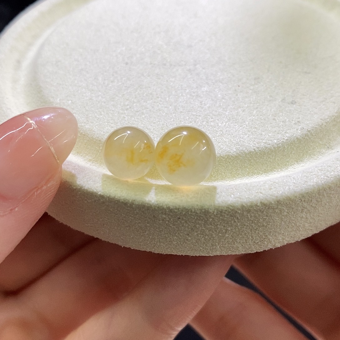 未镶嵌挂件翡翠一对