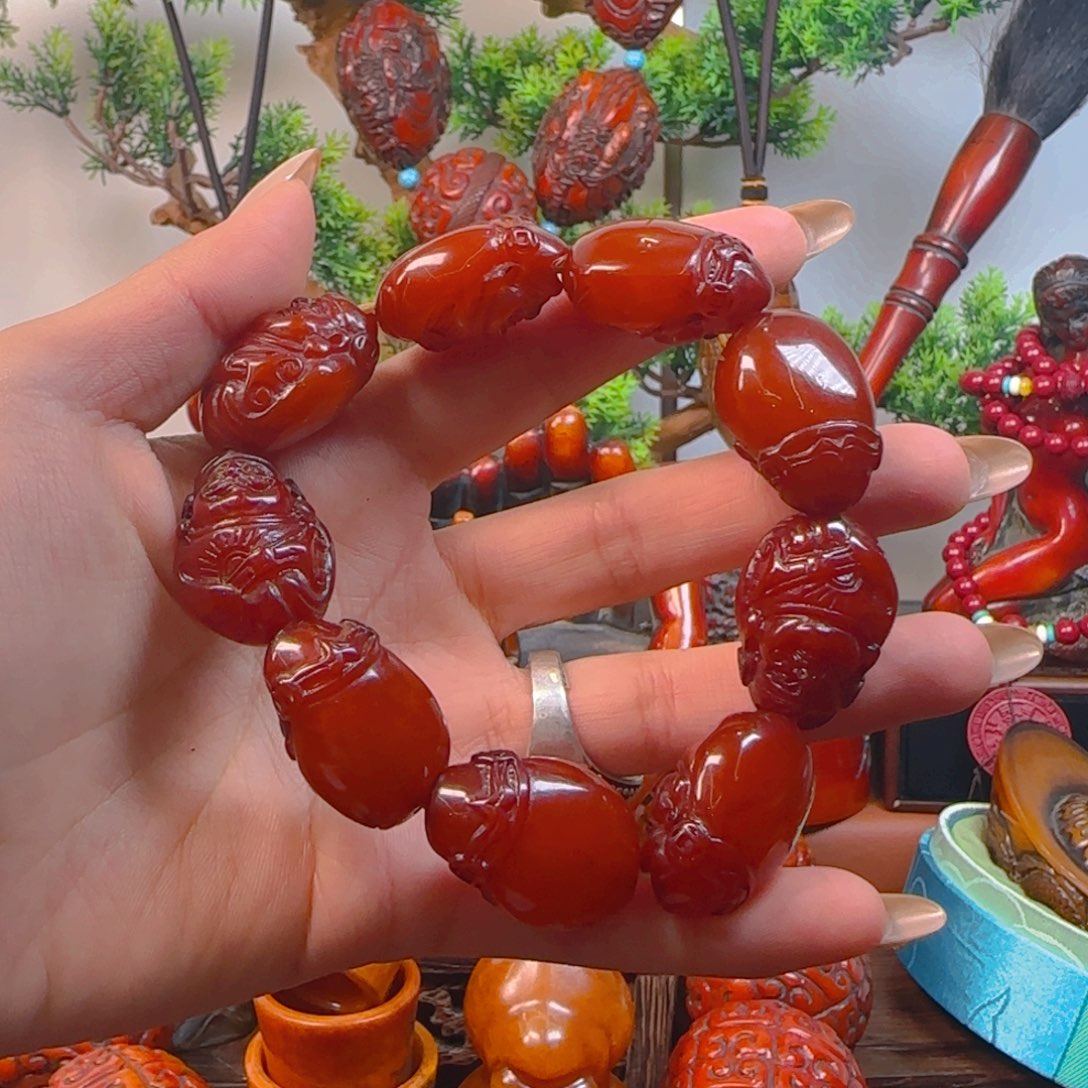 琥珀裸石未镶嵌手串