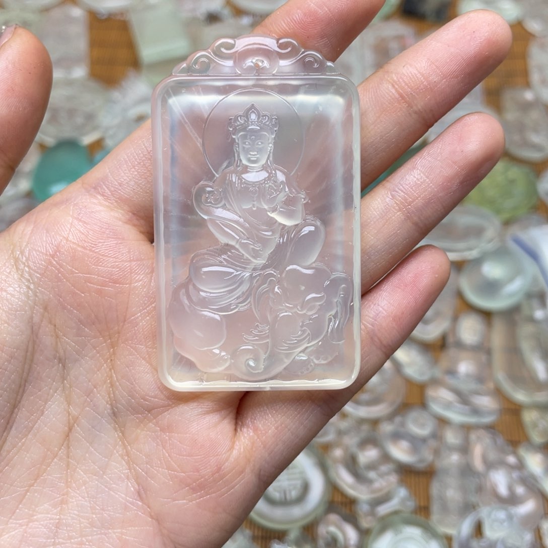 未镶嵌蛇纹石玉颈饰鎏**晓