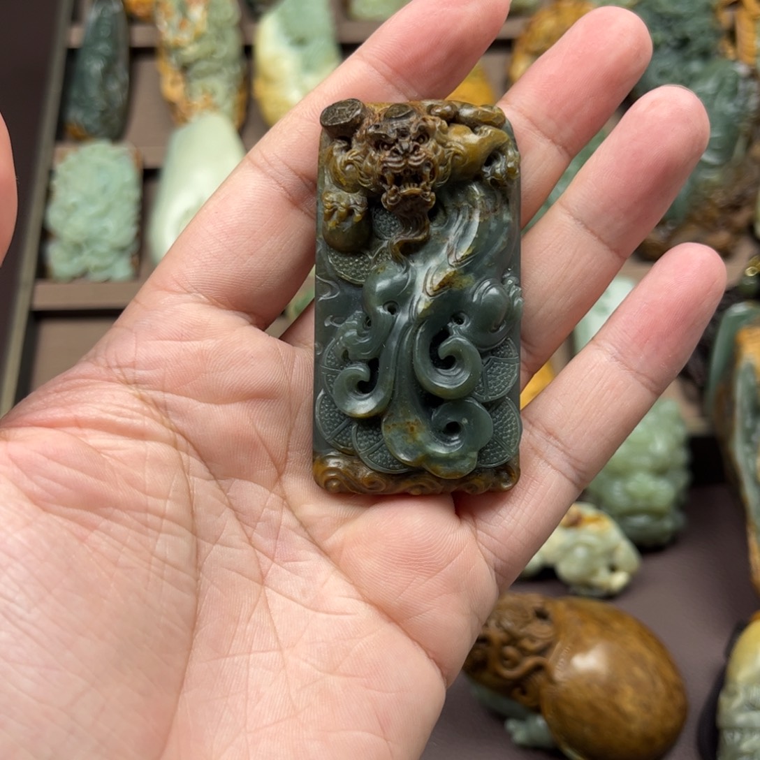一***高岫岩河磨玉（透闪石质玉）未镶嵌挂件