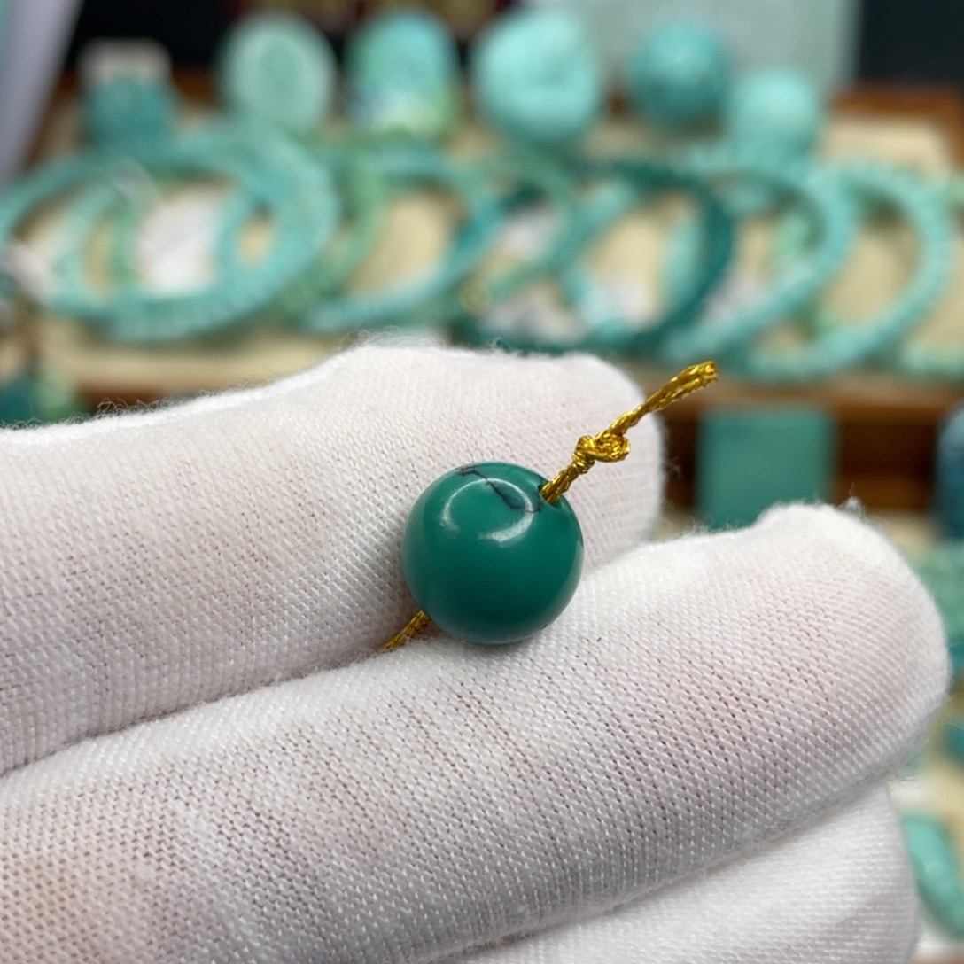 绿松石未镶嵌颈饰