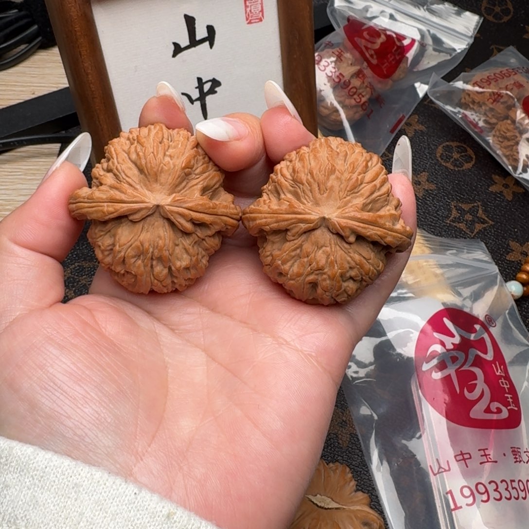 ③***⑨文玩核桃把件46白G 198