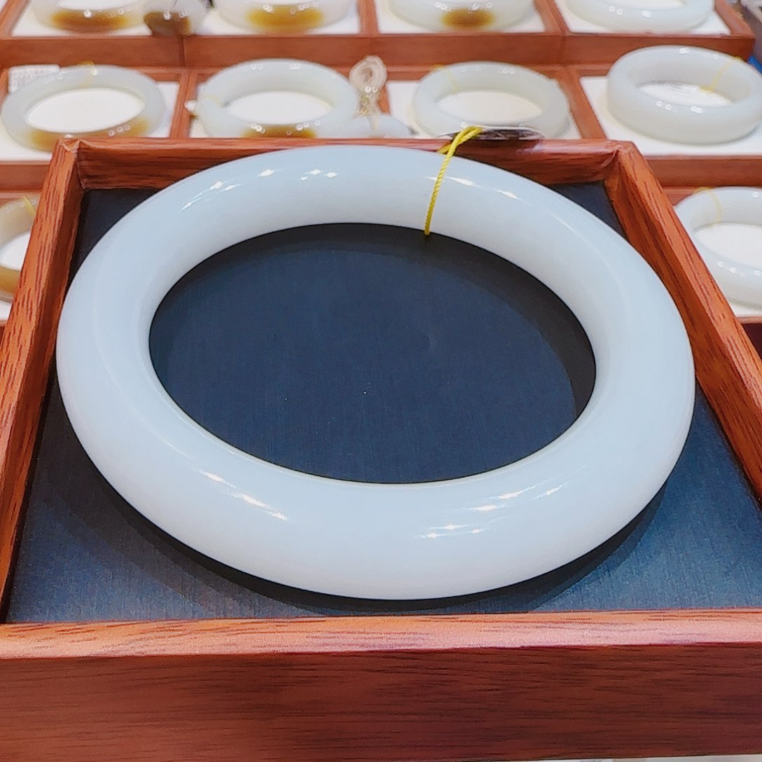 和田玉手镯未镶嵌羊脂白59