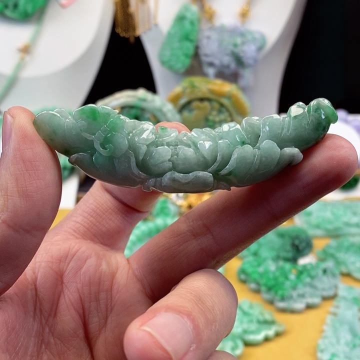 翡翠颈饰未镶嵌翡翠吊坠挂件