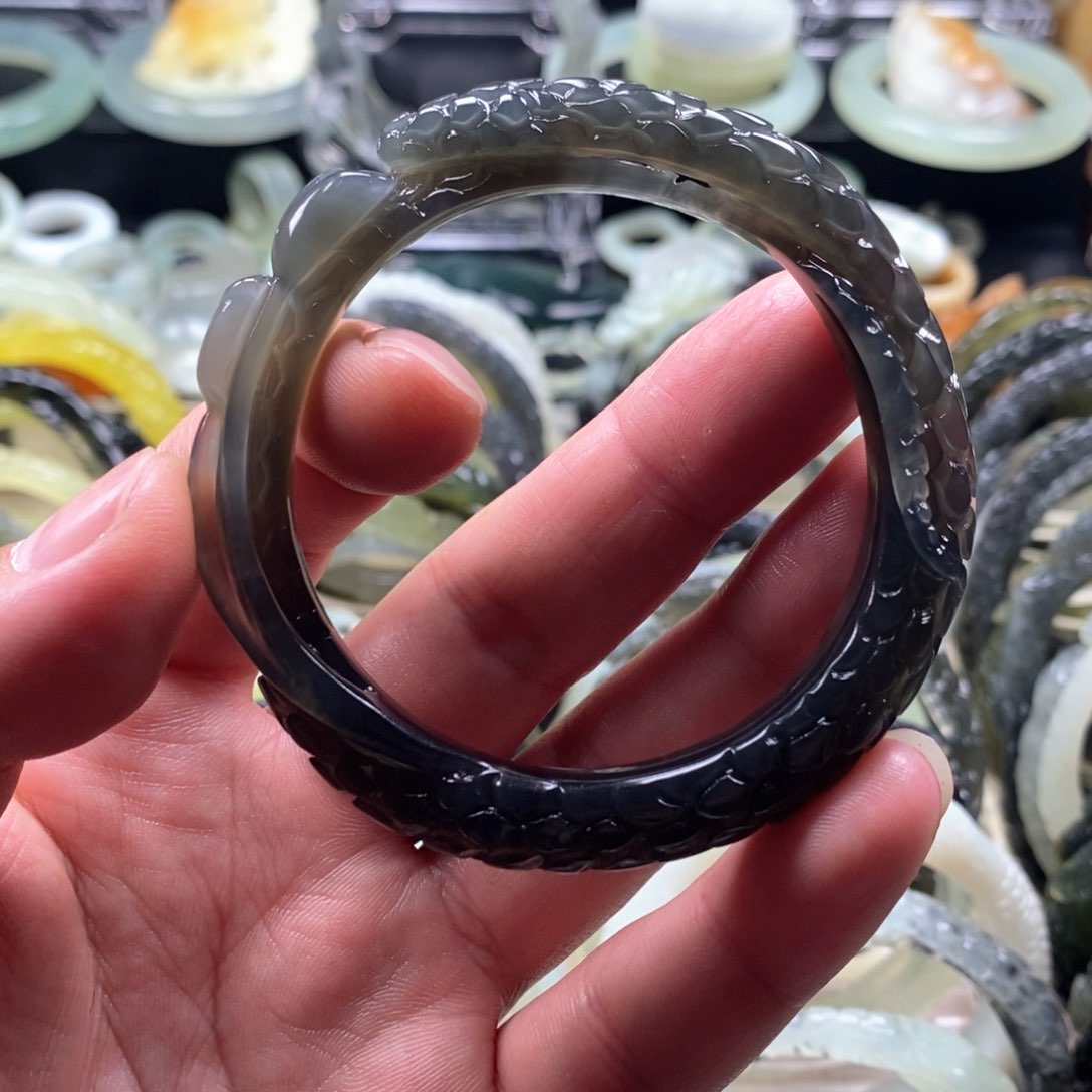 岫玉手镯未镶嵌?***卡手镯