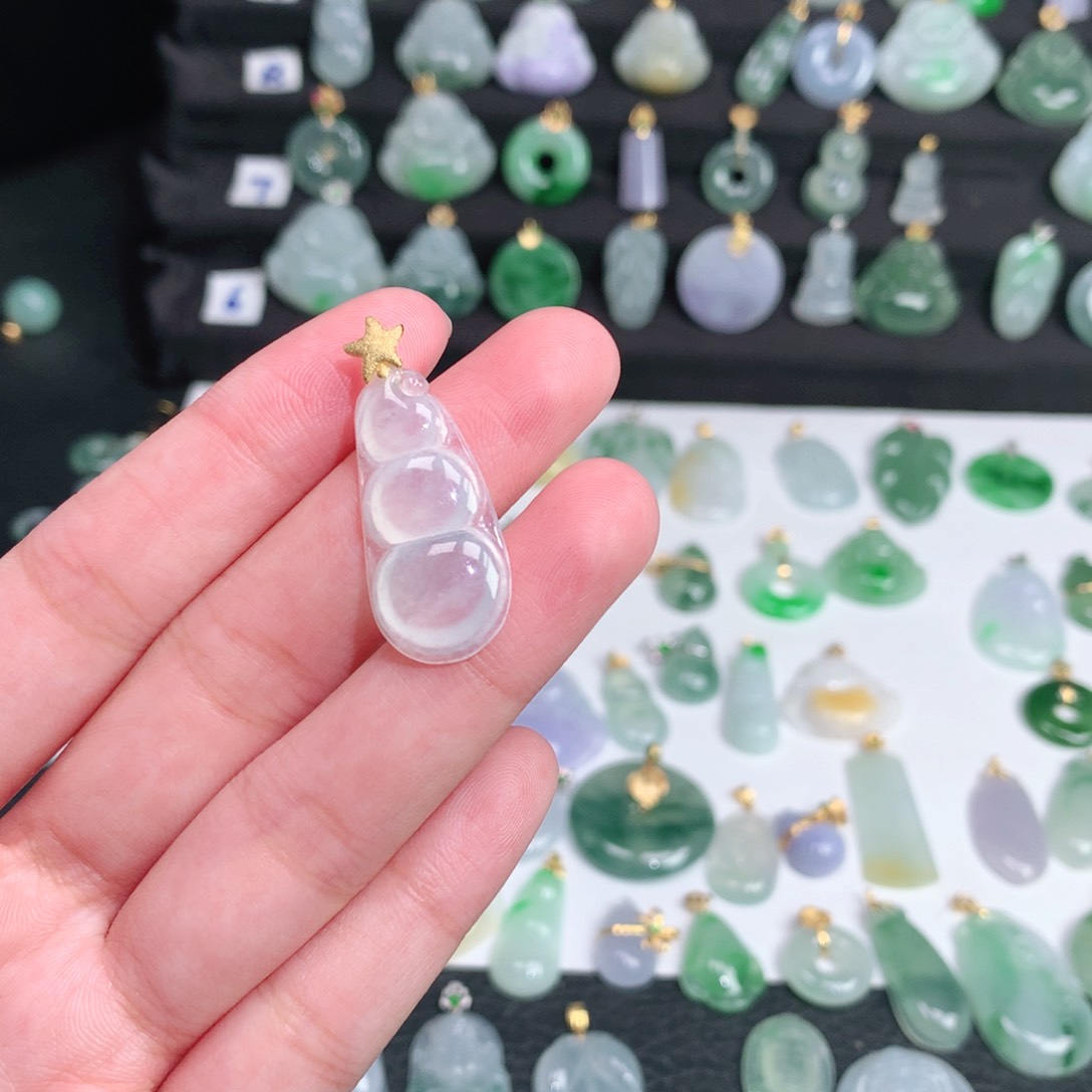 翡翠颈饰未镶嵌翡翠
