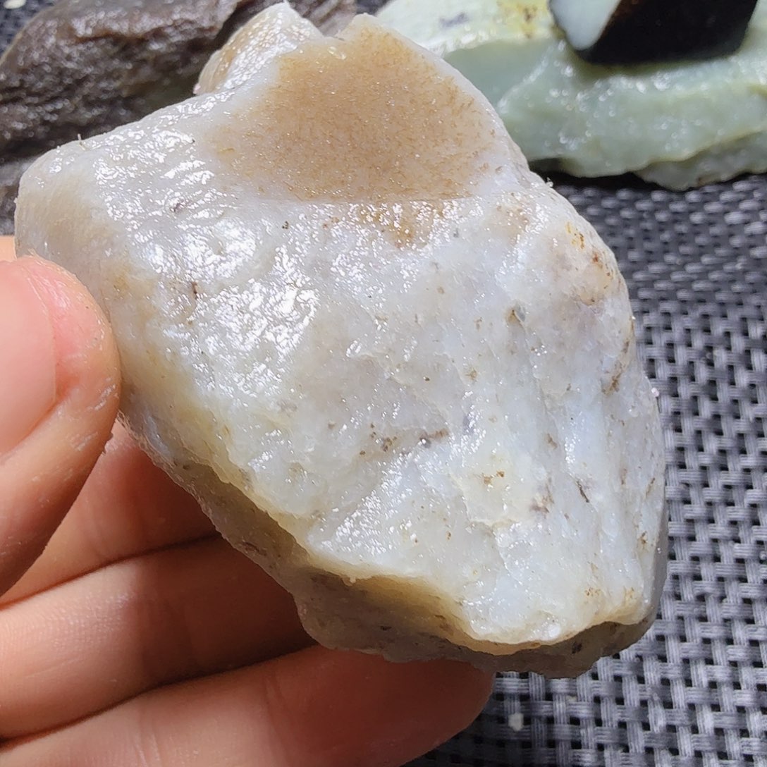 和田玉（糖玉）未镶嵌珠宝半成品