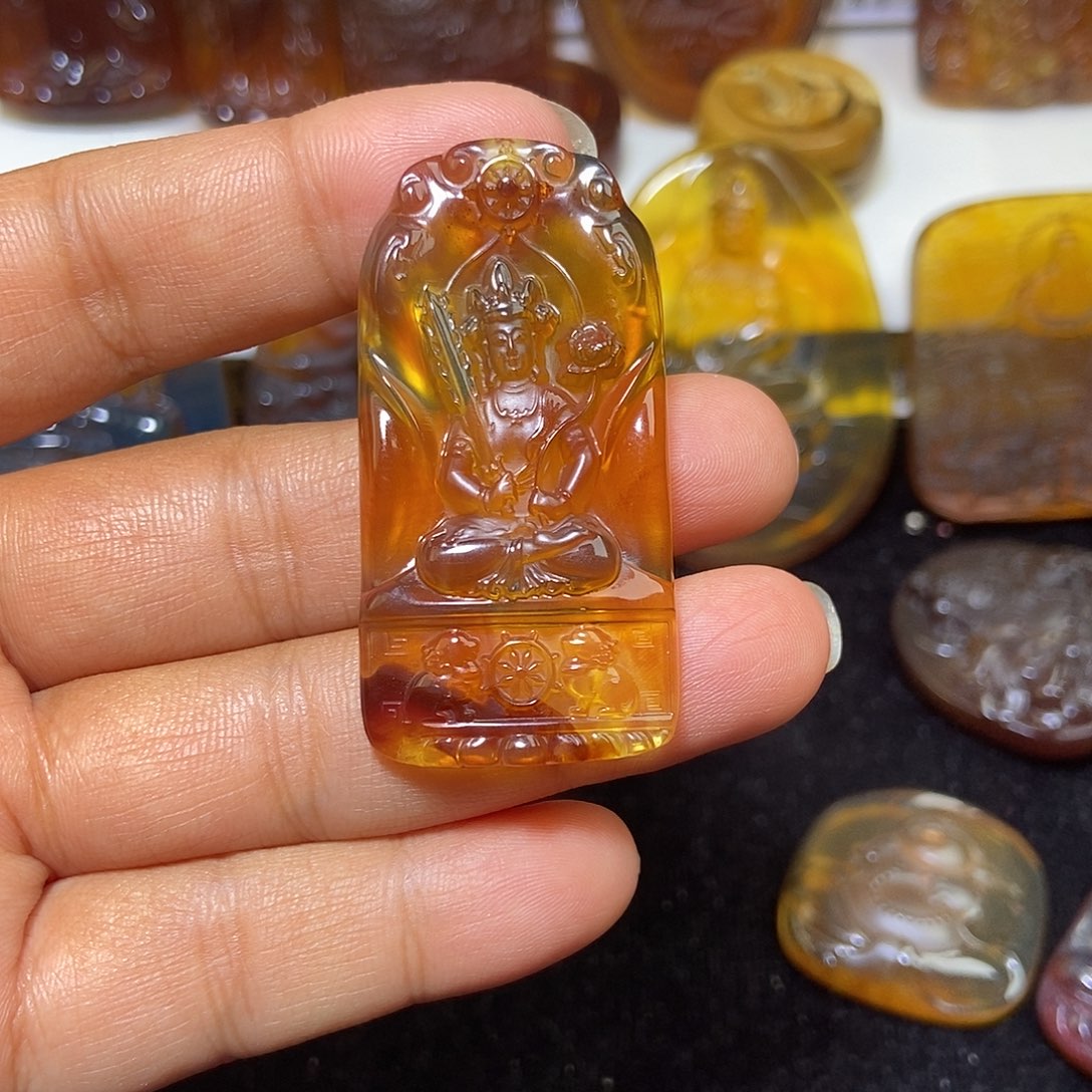 阿***罗琥珀未镶嵌颈饰缅甸天然琥珀吊坠