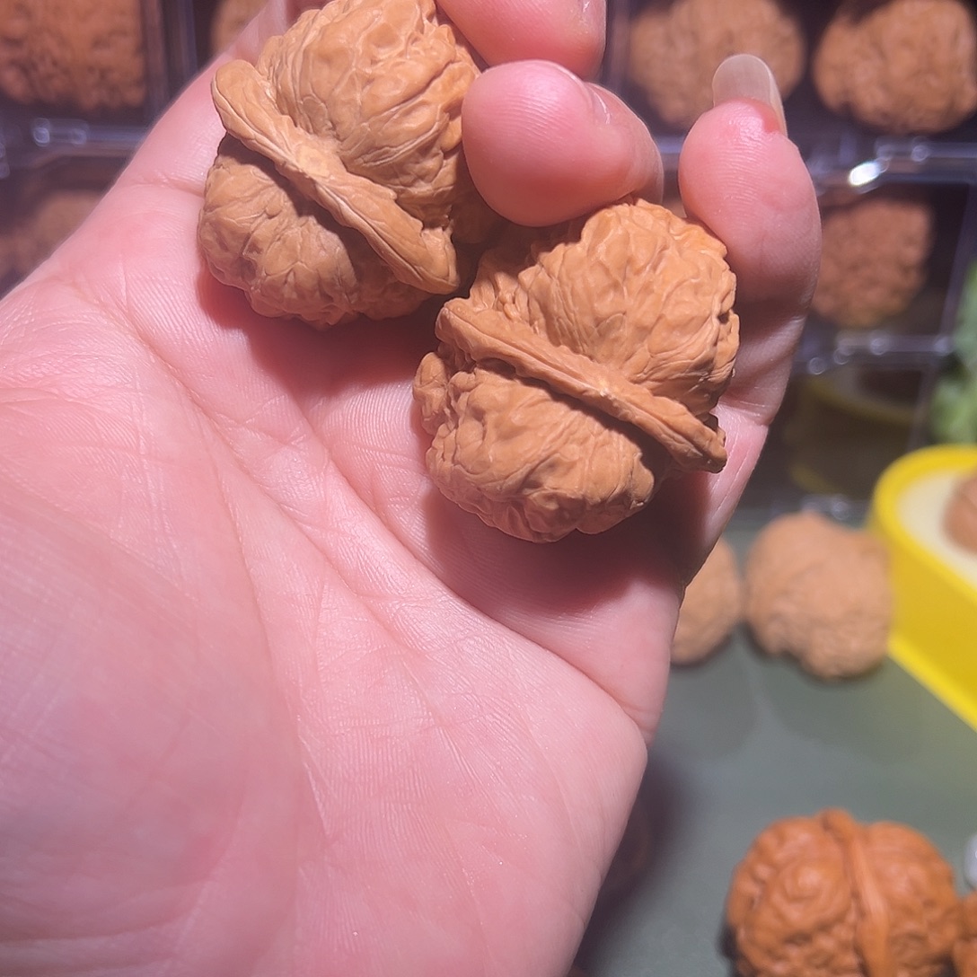 文玩核桃吊坠39有瑕疵蛤蟆头