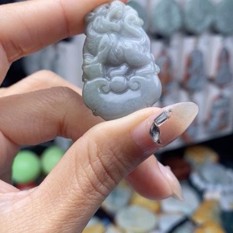 翡翠颈饰未镶嵌翡翠