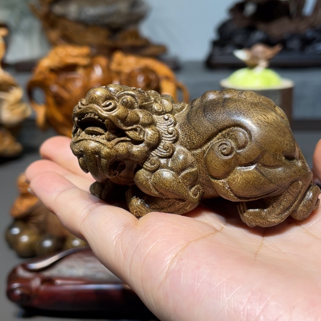 虎***哥金丝楠貔貅小摆件