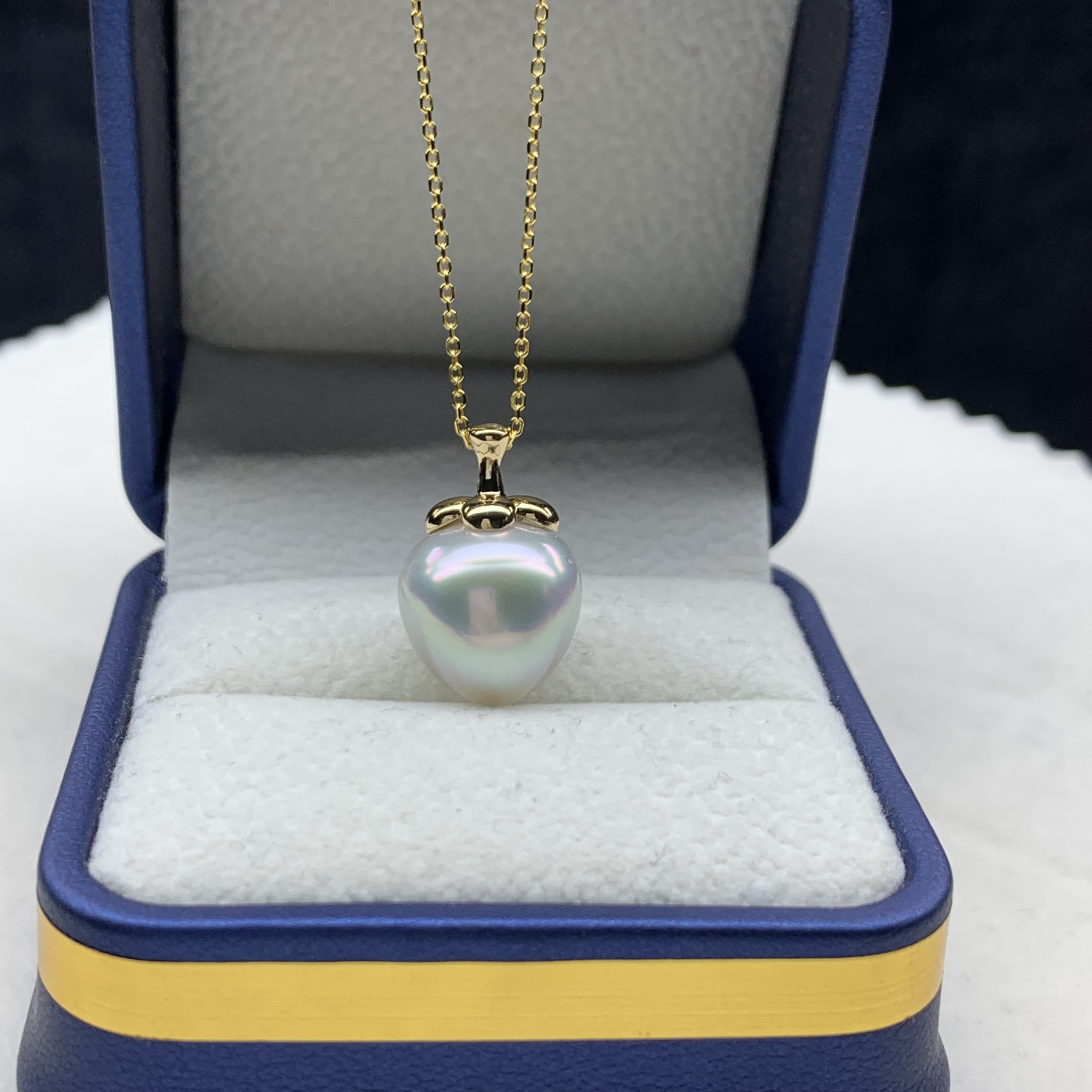 海水澳白珍珠吊坠12mm镶嵌18k金特别草莓款光感超亮纯天然