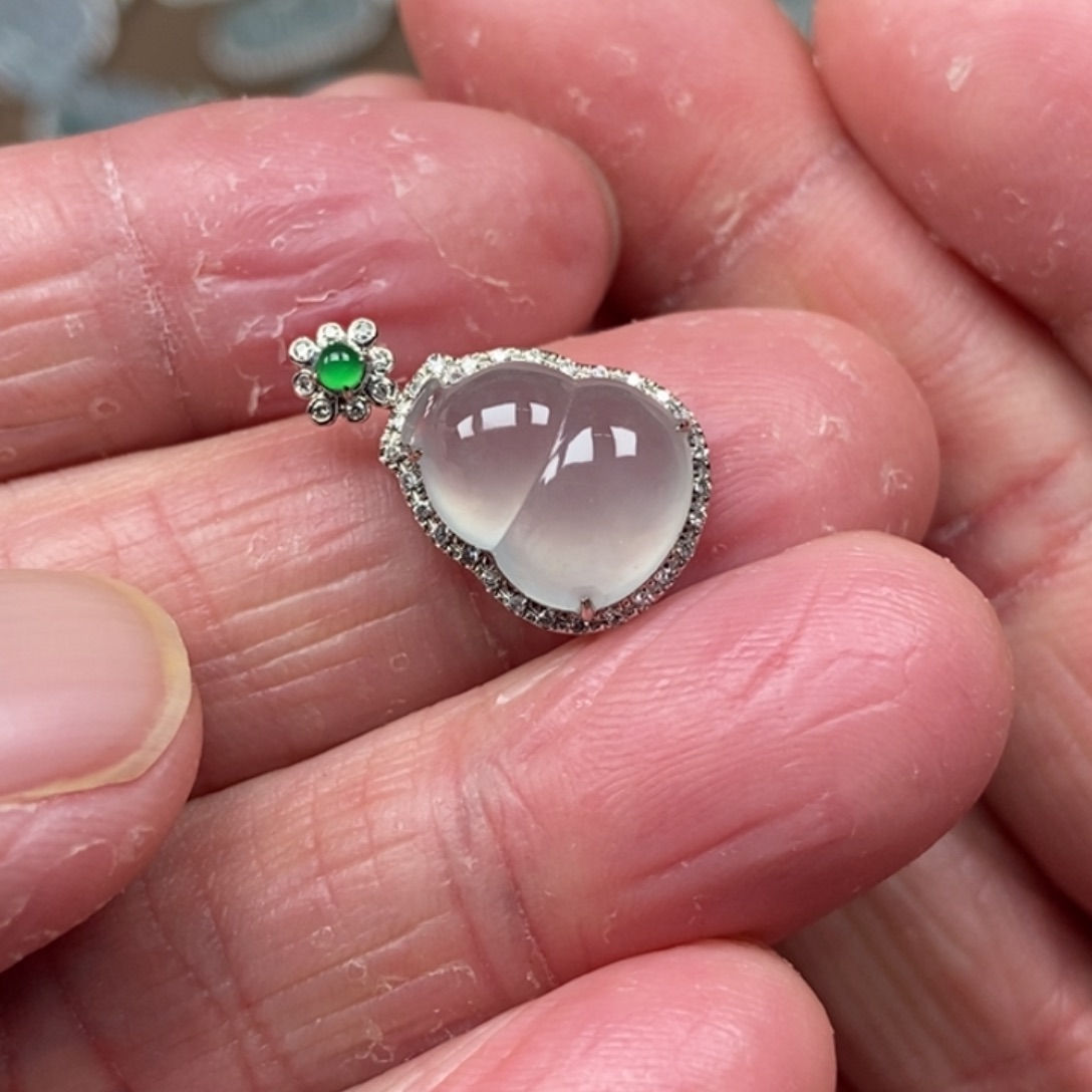 翡翠颈饰18K金镶嵌葫芦