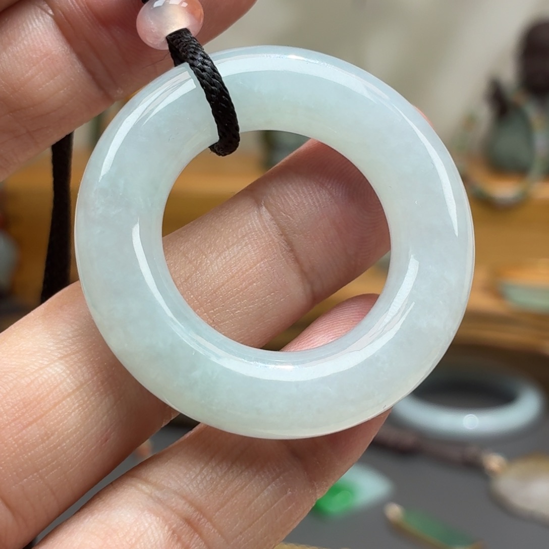 翡翠未镶嵌颈饰挂件