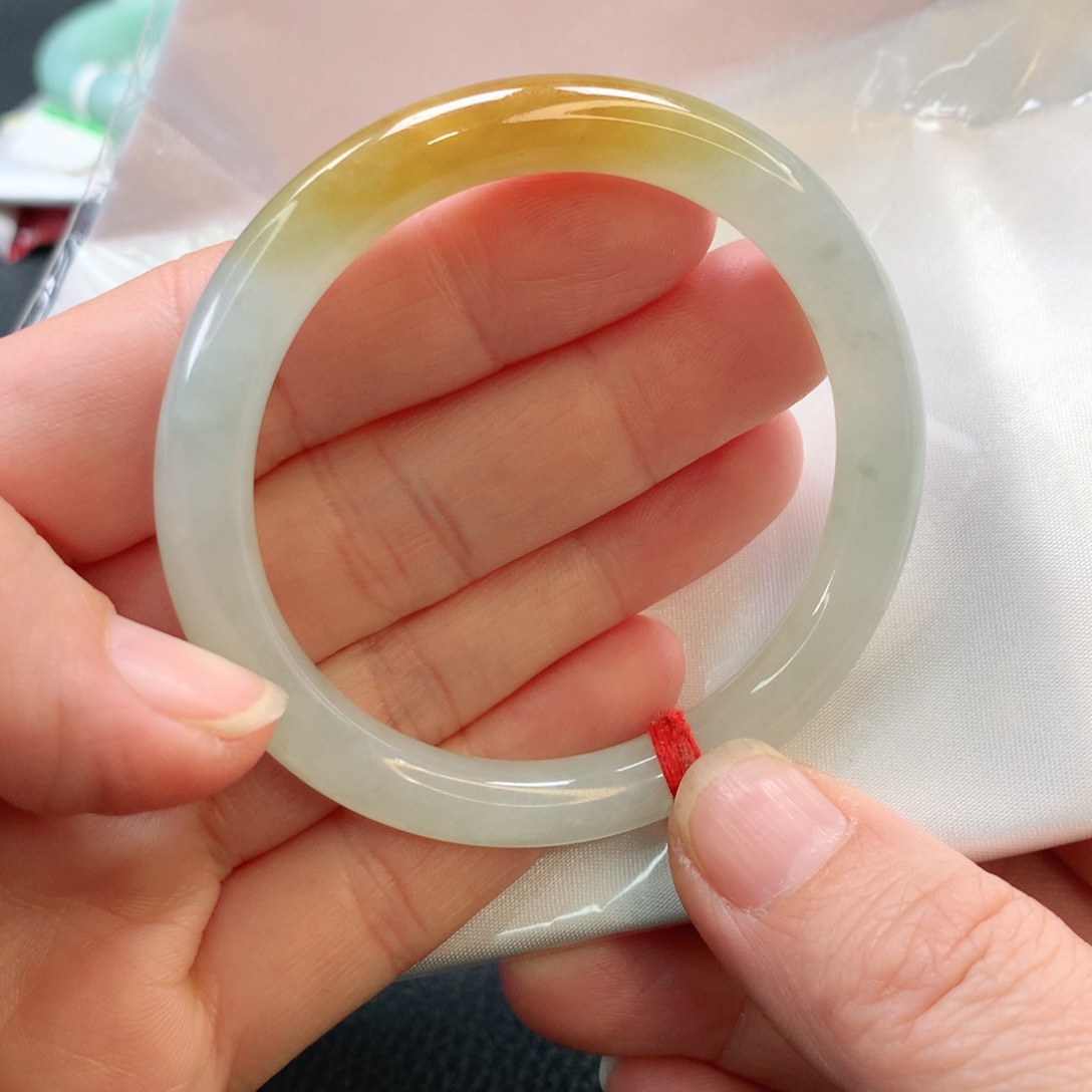 翡翠手镯未镶嵌51圆