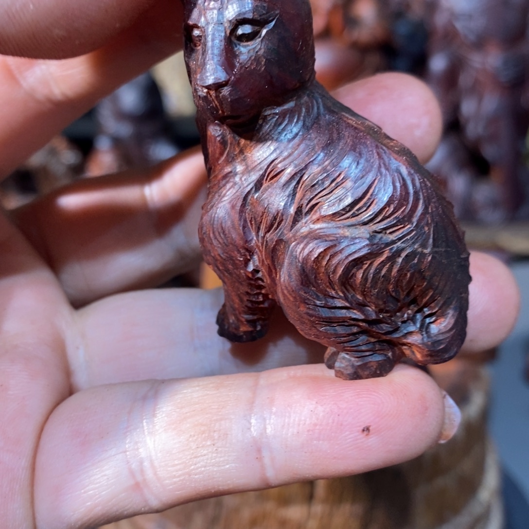 小叶紫檀纯手工雕刻小兔子