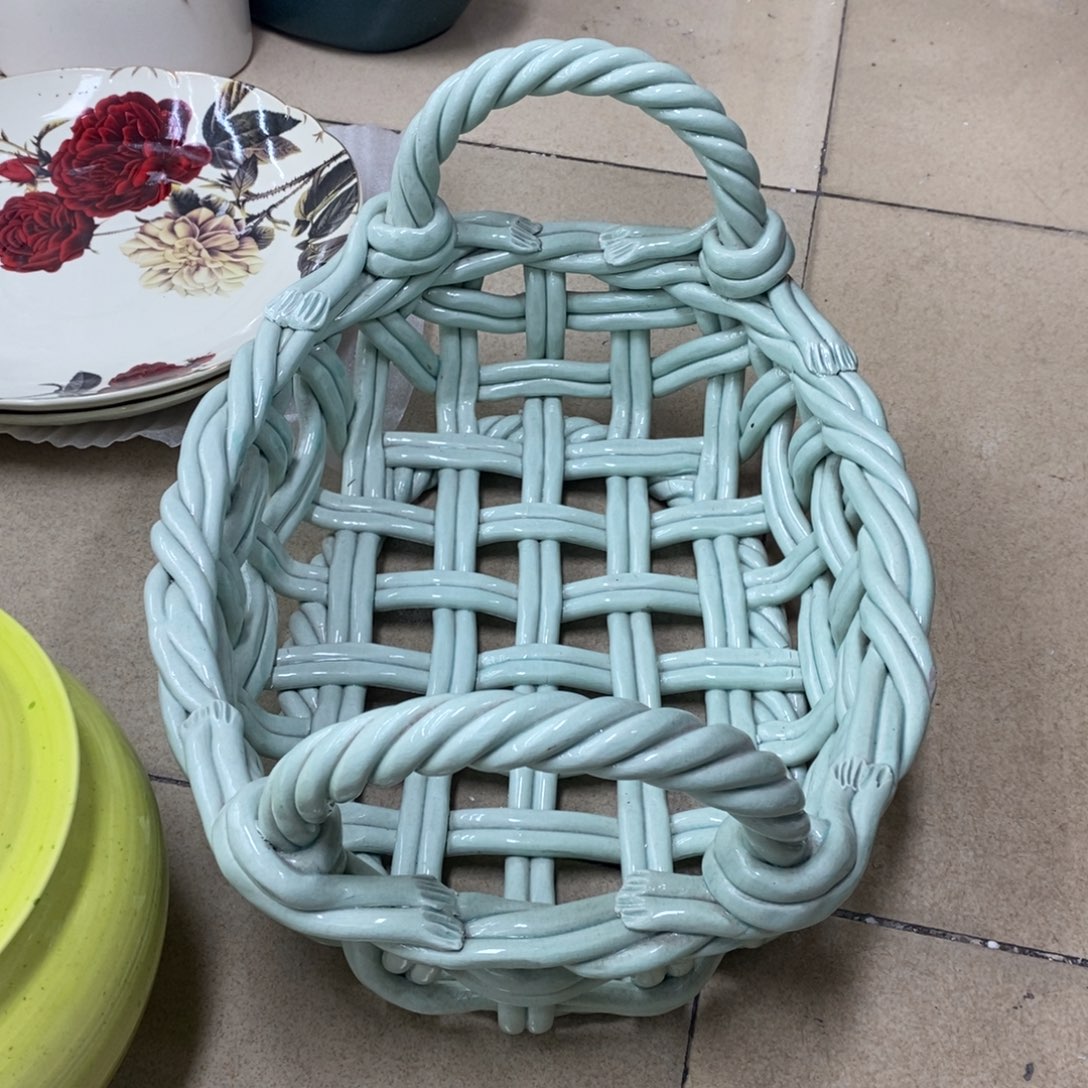 摆件陶瓷材料摆件花瓶