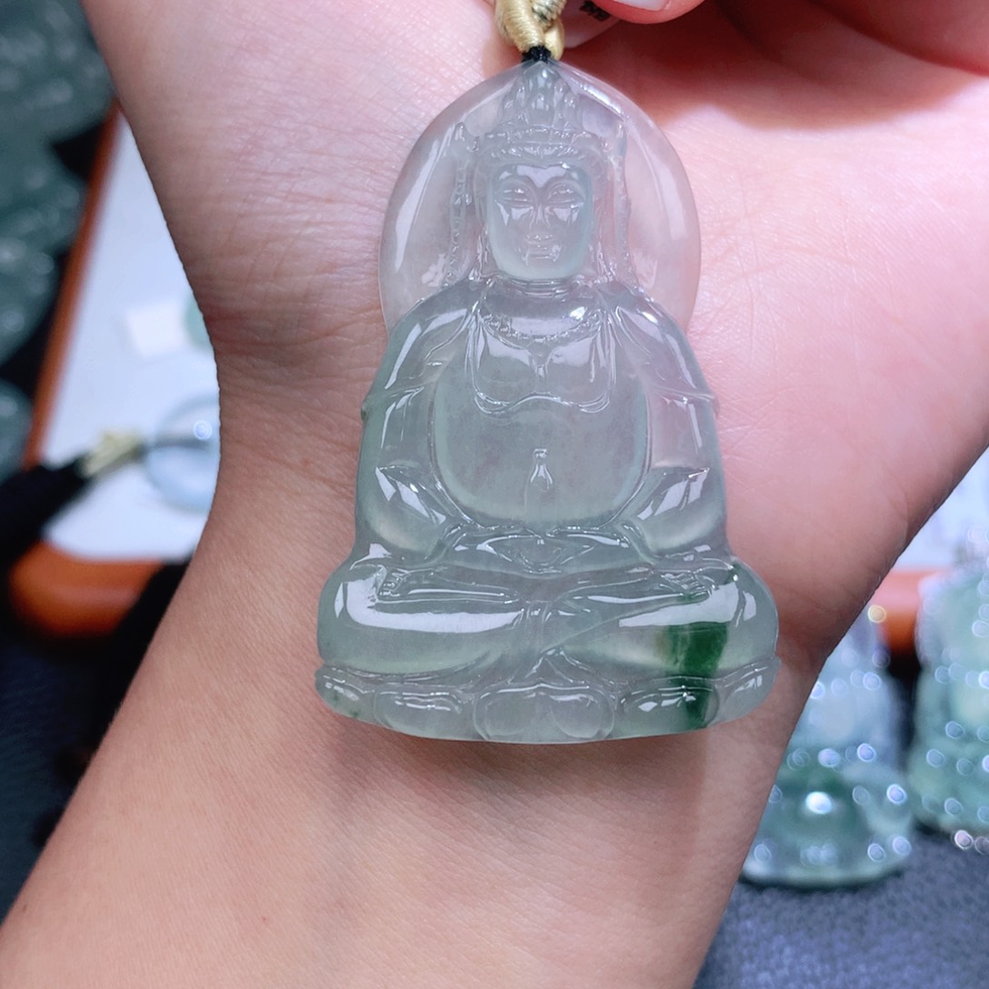 翡翠未镶嵌颈饰素衣