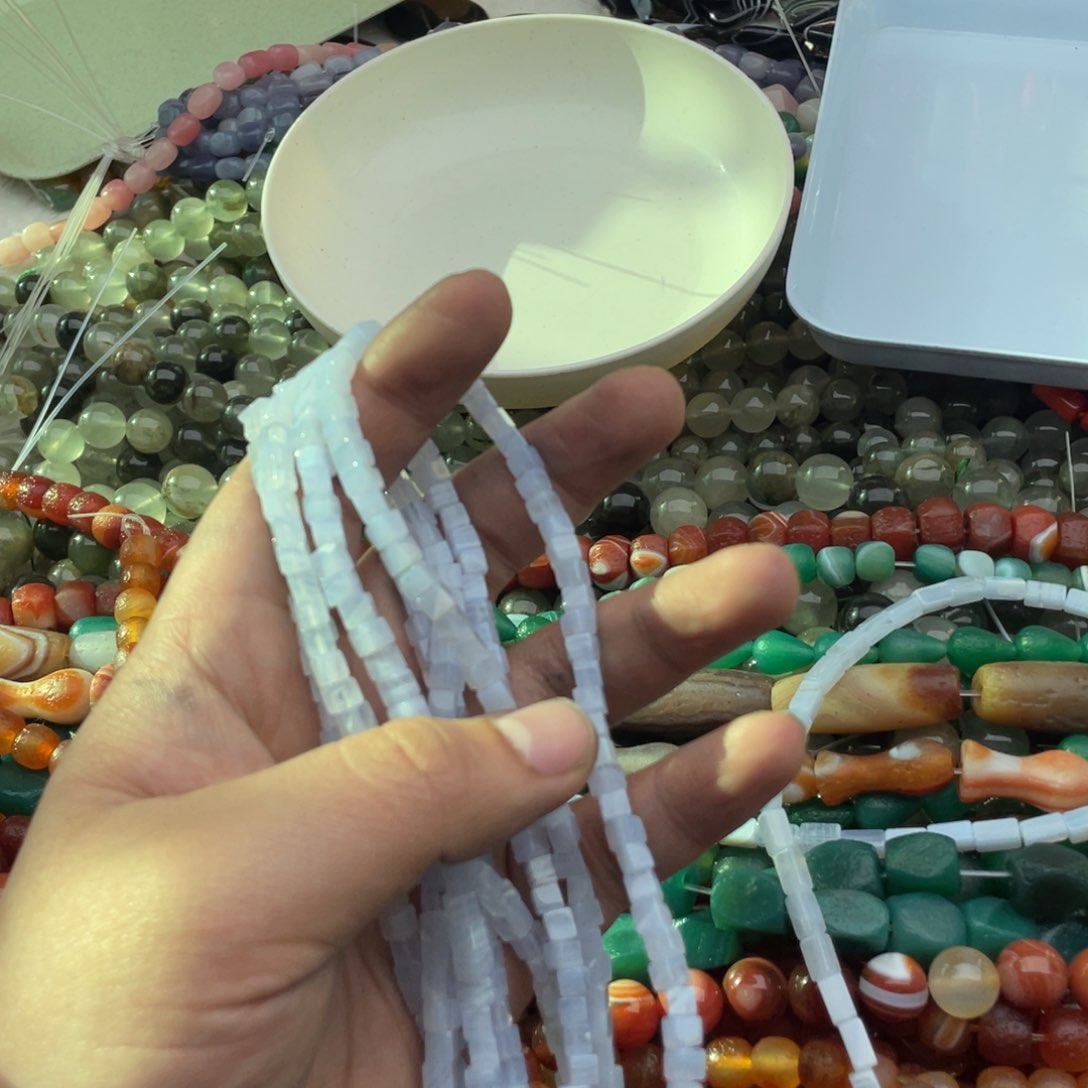 玛瑙/玉髓珠宝半成品未镶嵌一条装4mm蓝纹玛瑙方糖