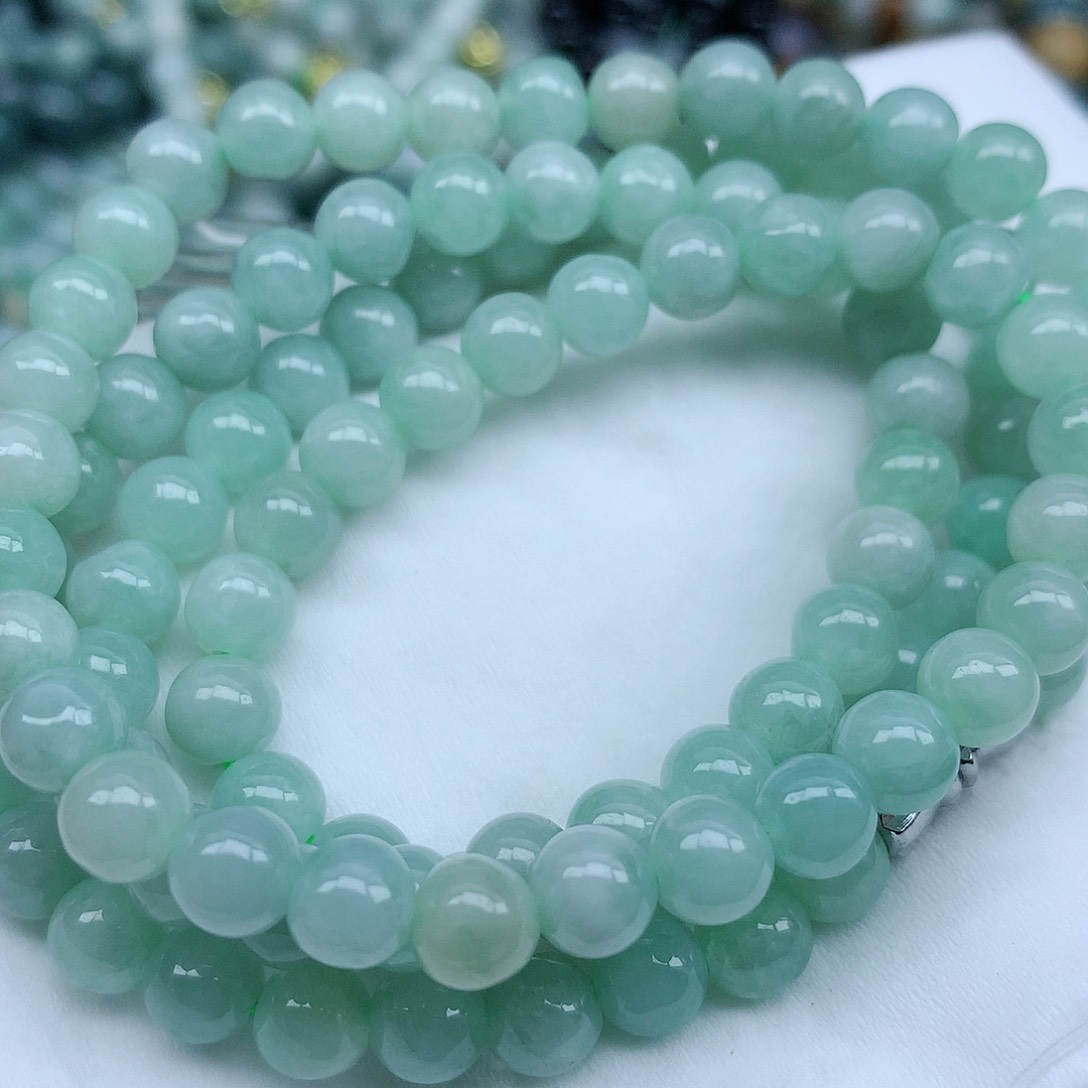 翡翠颈饰未镶嵌手串