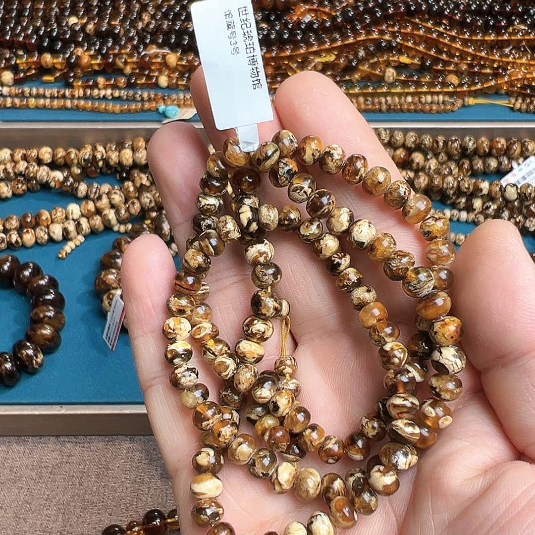 琥珀颈饰未镶嵌u****6抚顺