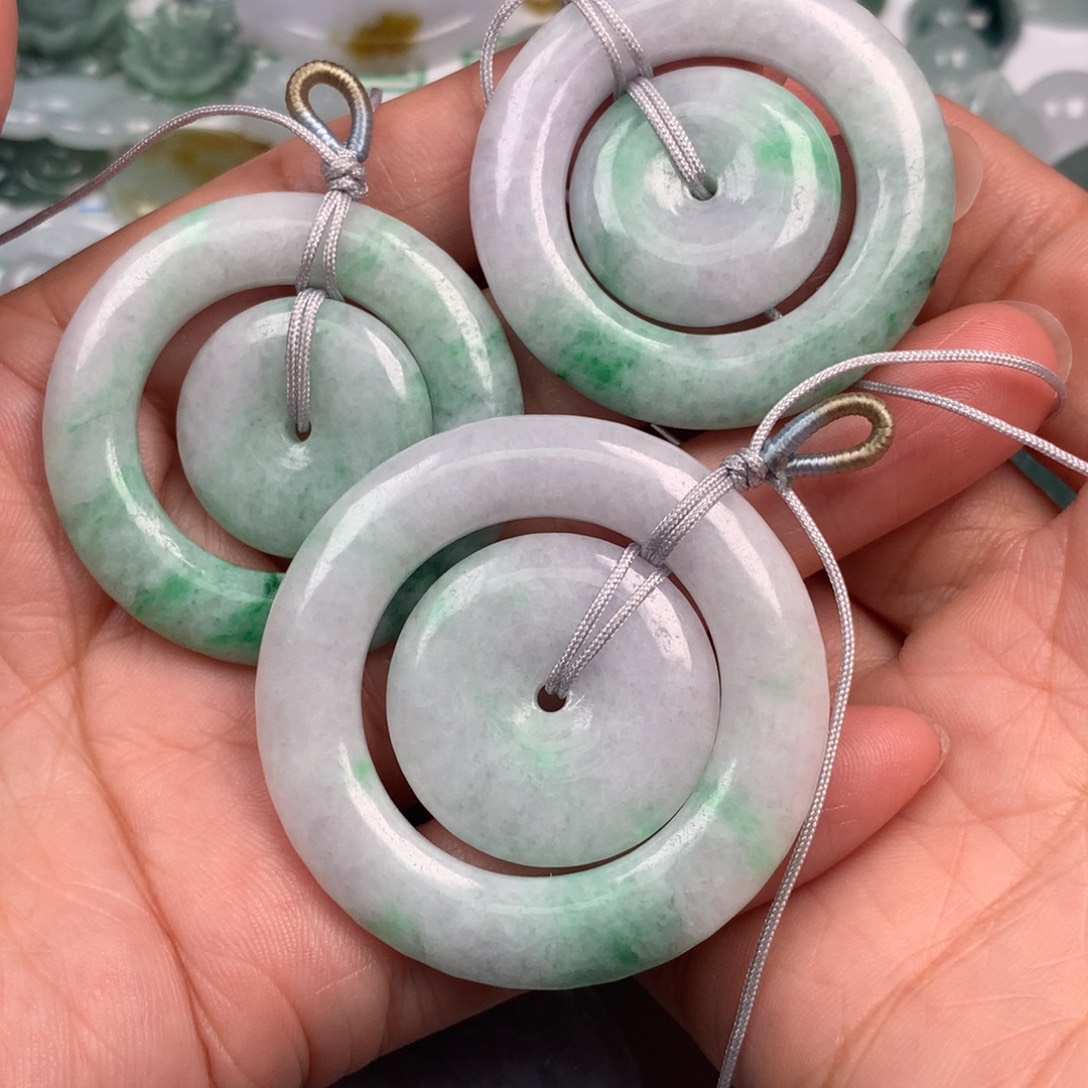 德***亨翡翠未镶嵌颈饰翡翠