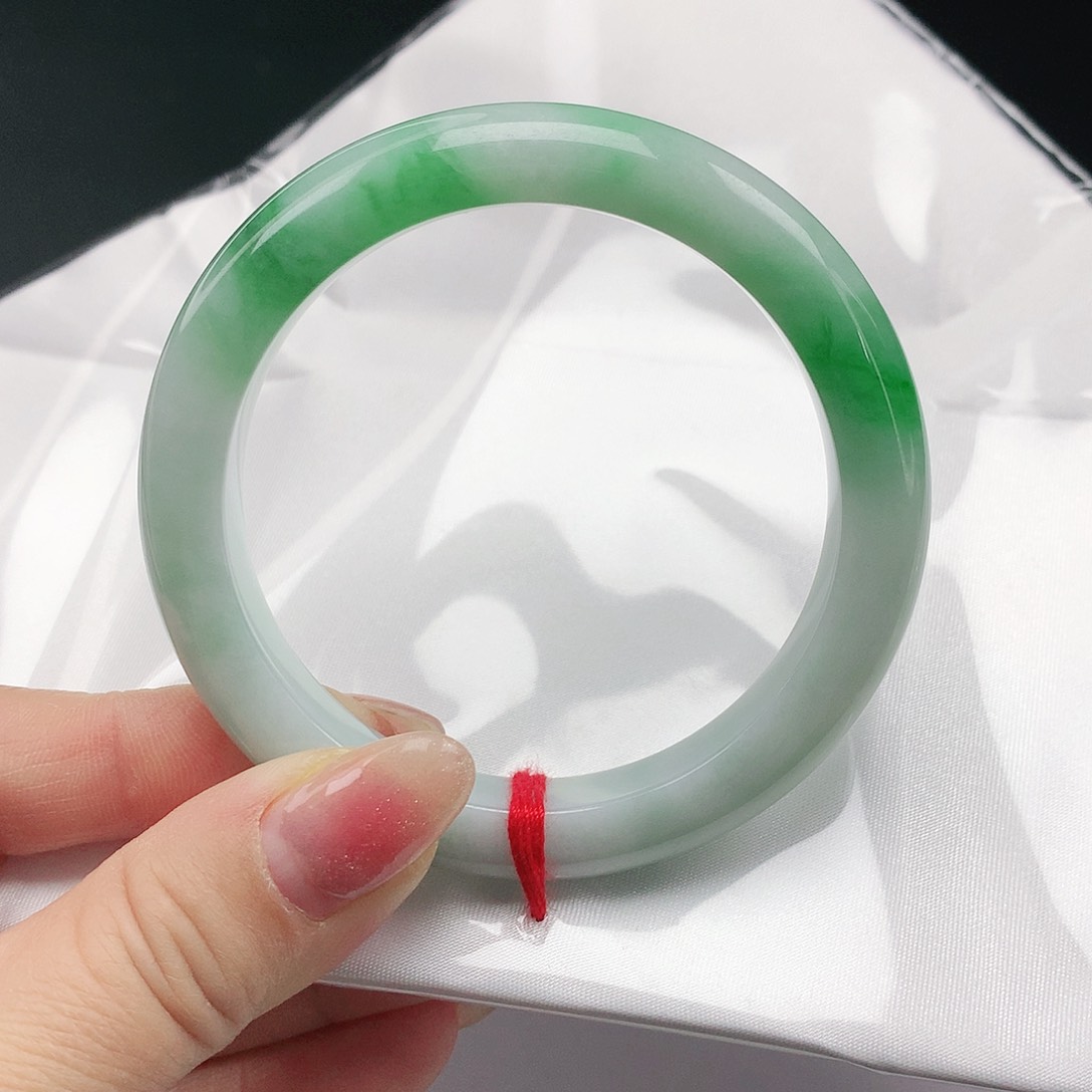 翡翠手镯未镶嵌翡翠088