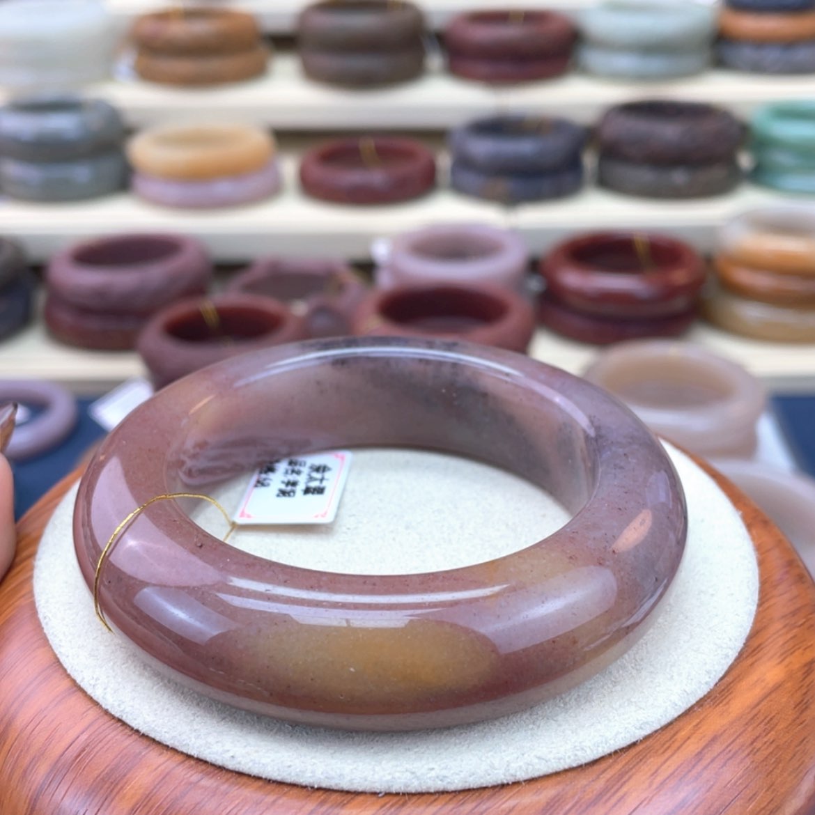 【闪购商品】石英质玉手镯未镶嵌