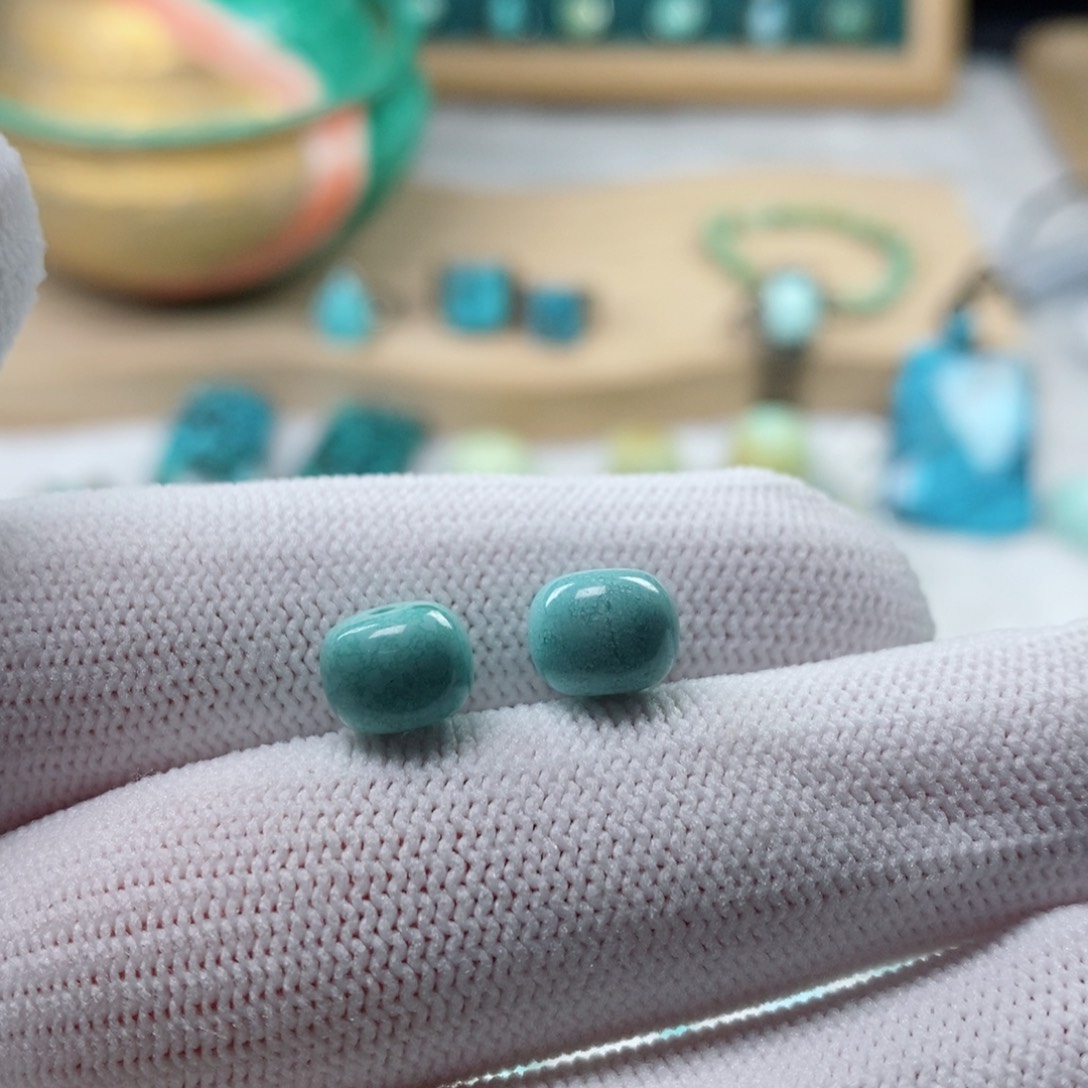 绿松石颈饰未镶嵌