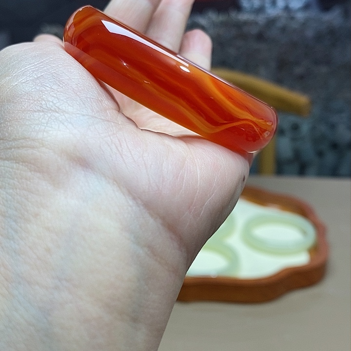 石英质玉手镯未镶嵌