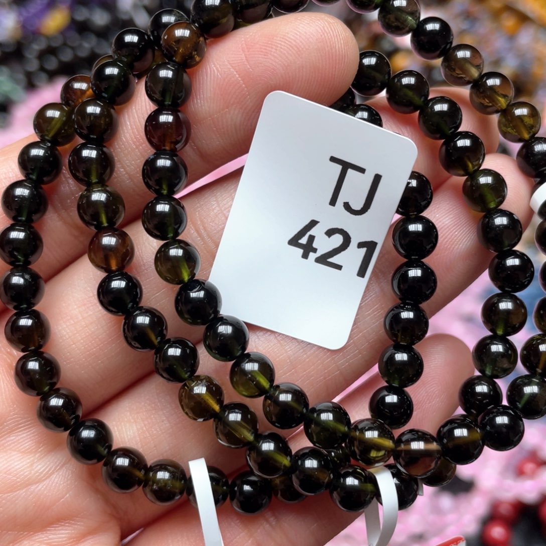 碧玺多样性发一只未镶嵌