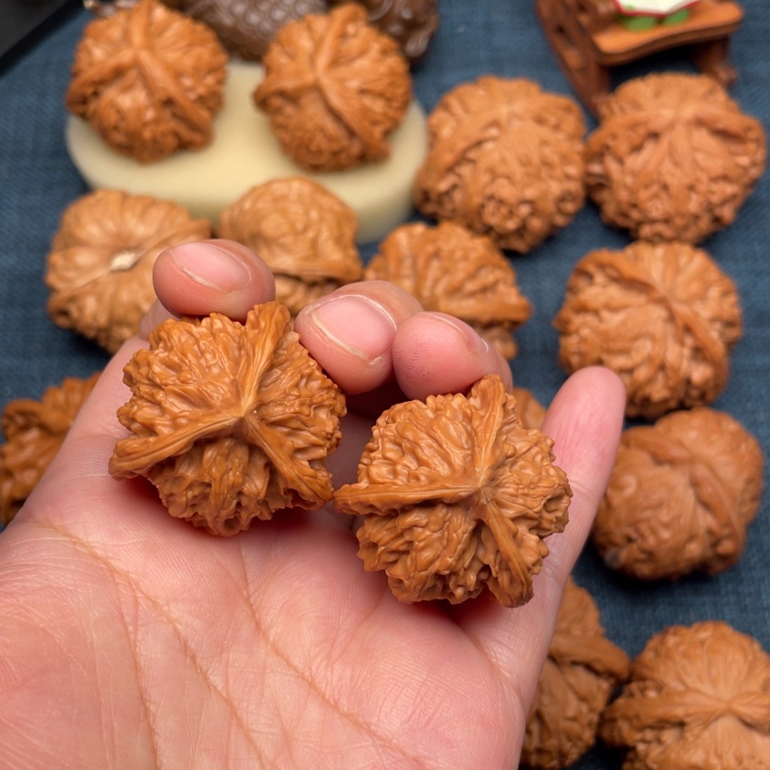 文玩核桃把件34盘山正奔全品毕业