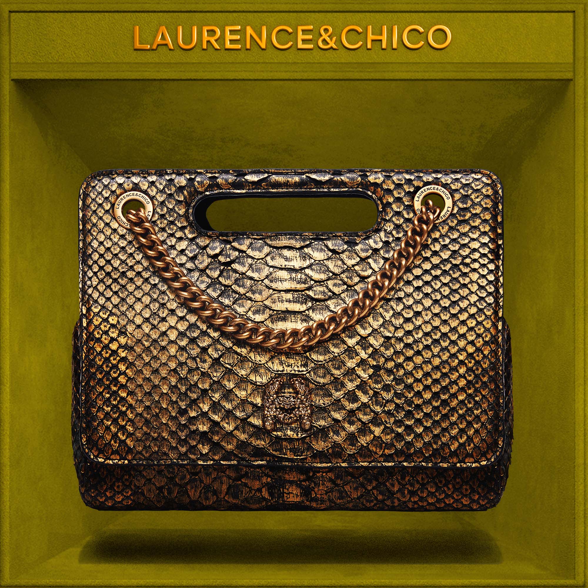 LC黑金蛇皮牛奶盒D4AE10323069