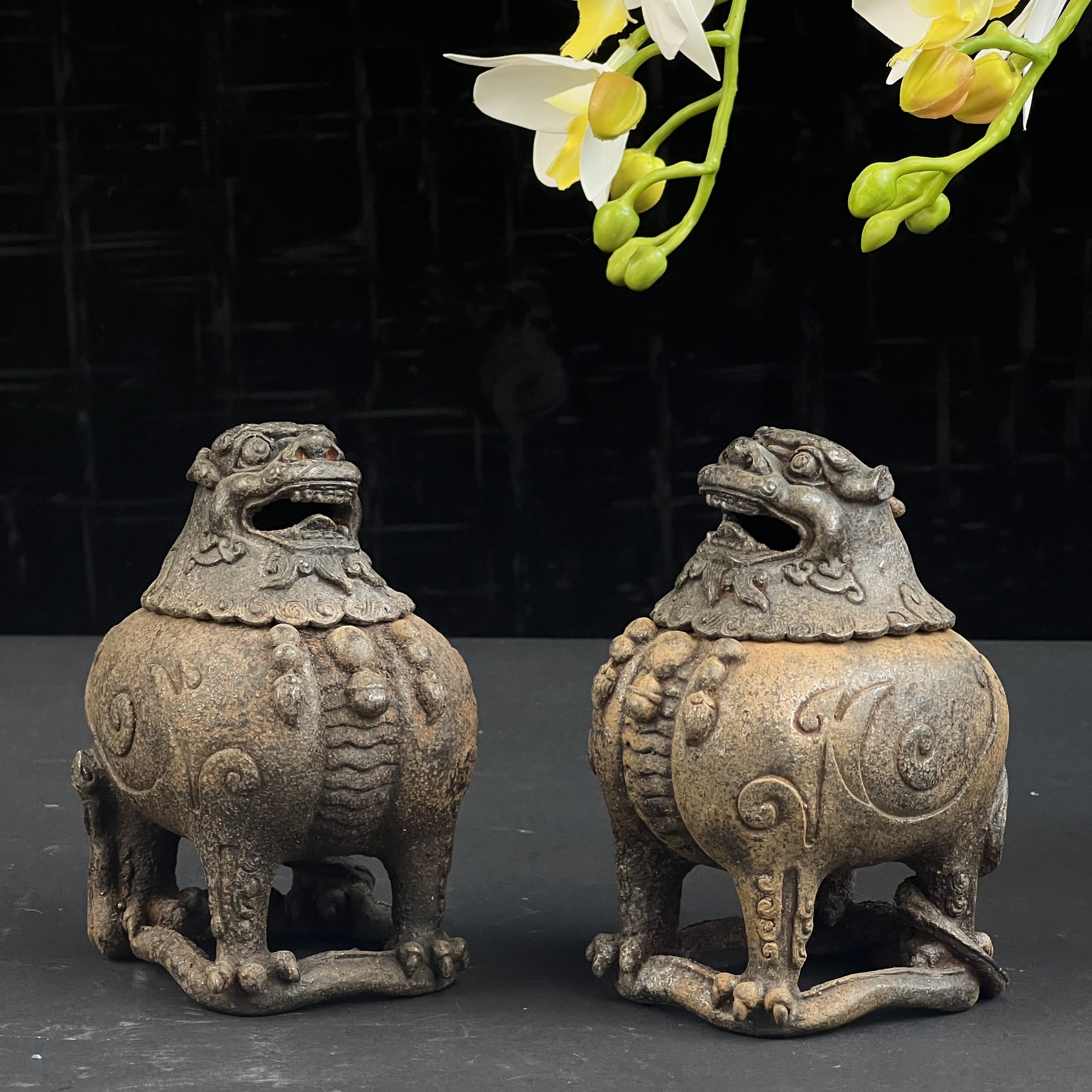 141一对摆件狮子造型貔貅造型