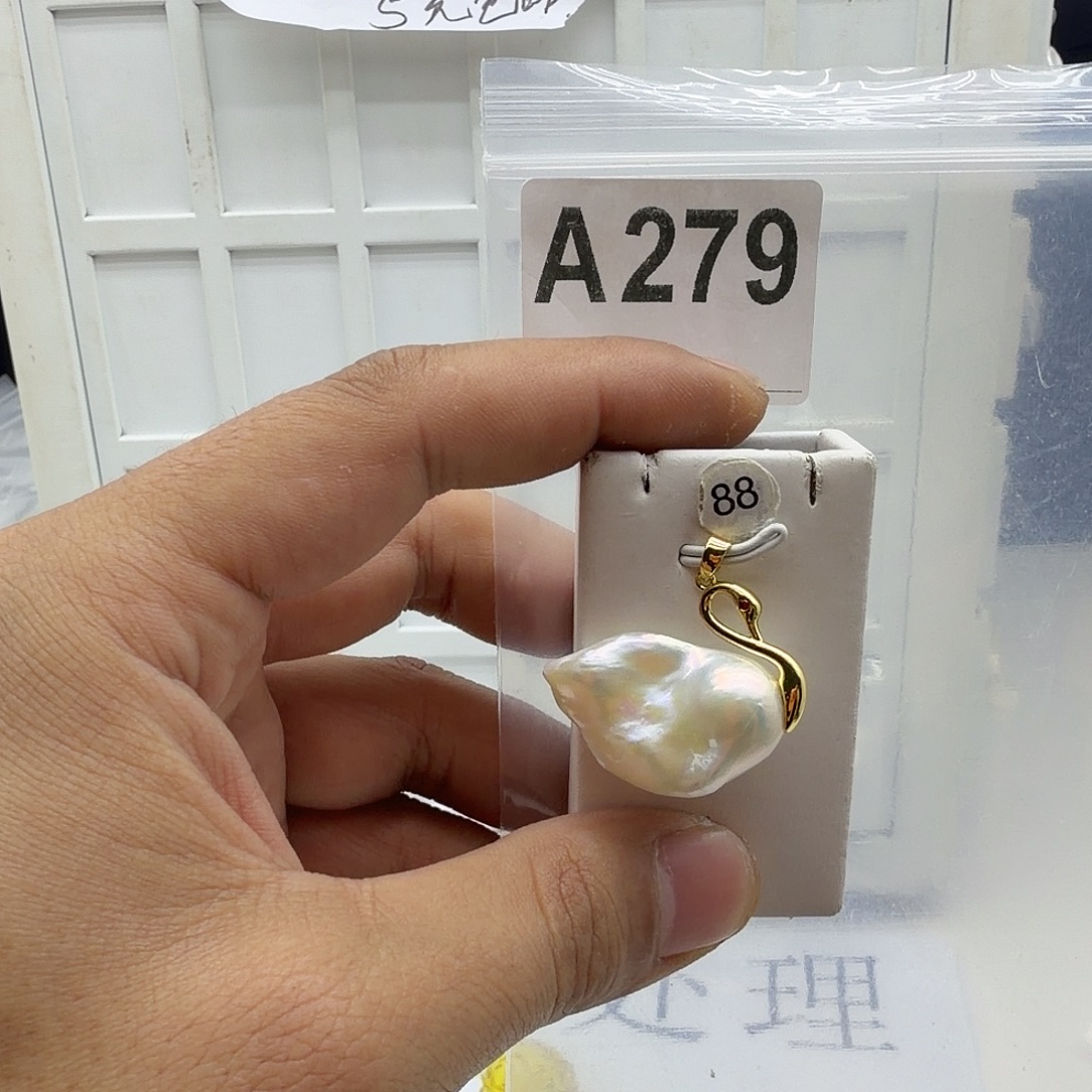 淡水珍珠颈饰合金