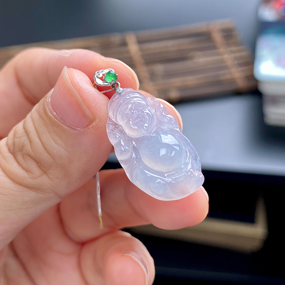 如意宝珠宝 天然A货18K金扣头镶嵌白冰财神爷翡翠玉石吊坠R834