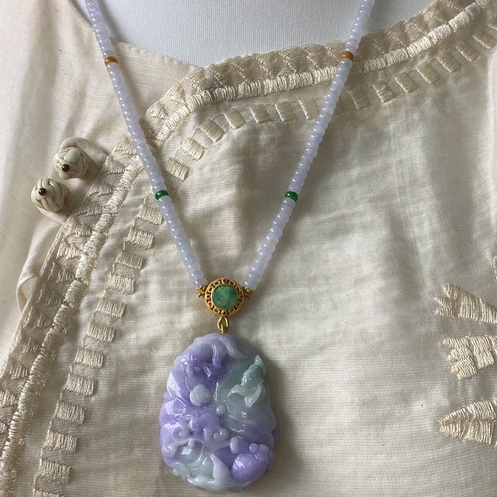 翡翠吊坠(赠链)未镶嵌