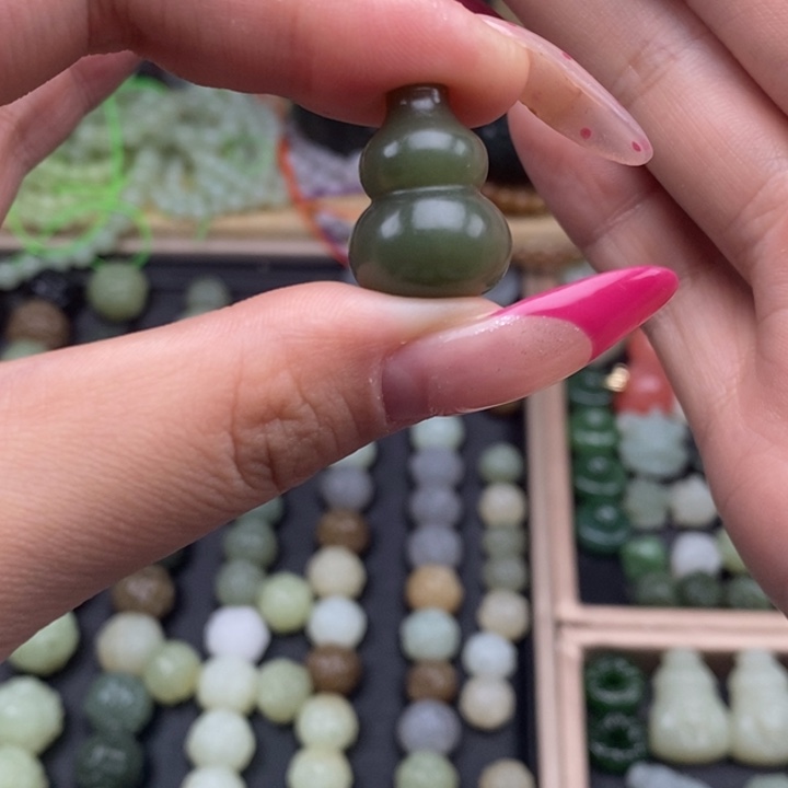 未镶嵌和田玉（糖玉）珠宝半成品