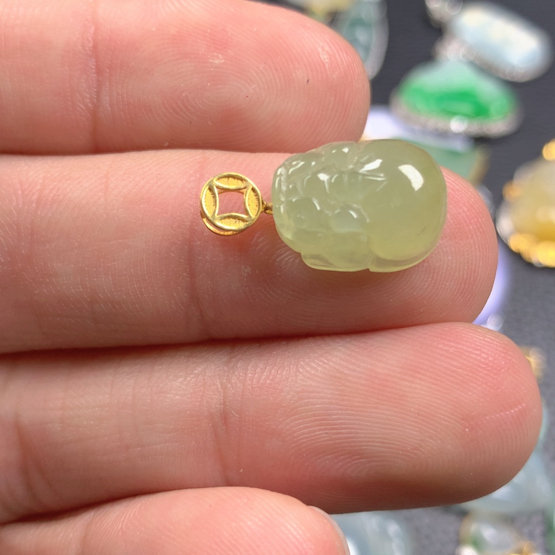 【闪购商品】翡翠颈饰18K金镶嵌翡翠