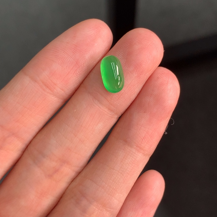 翡翠挂件未镶嵌…..