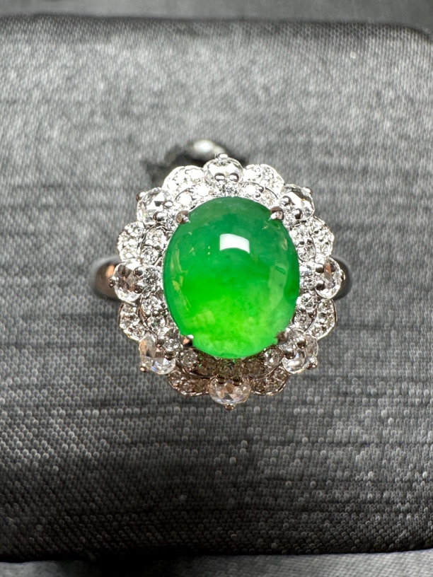 翡翠黄阳绿蛋面戒指