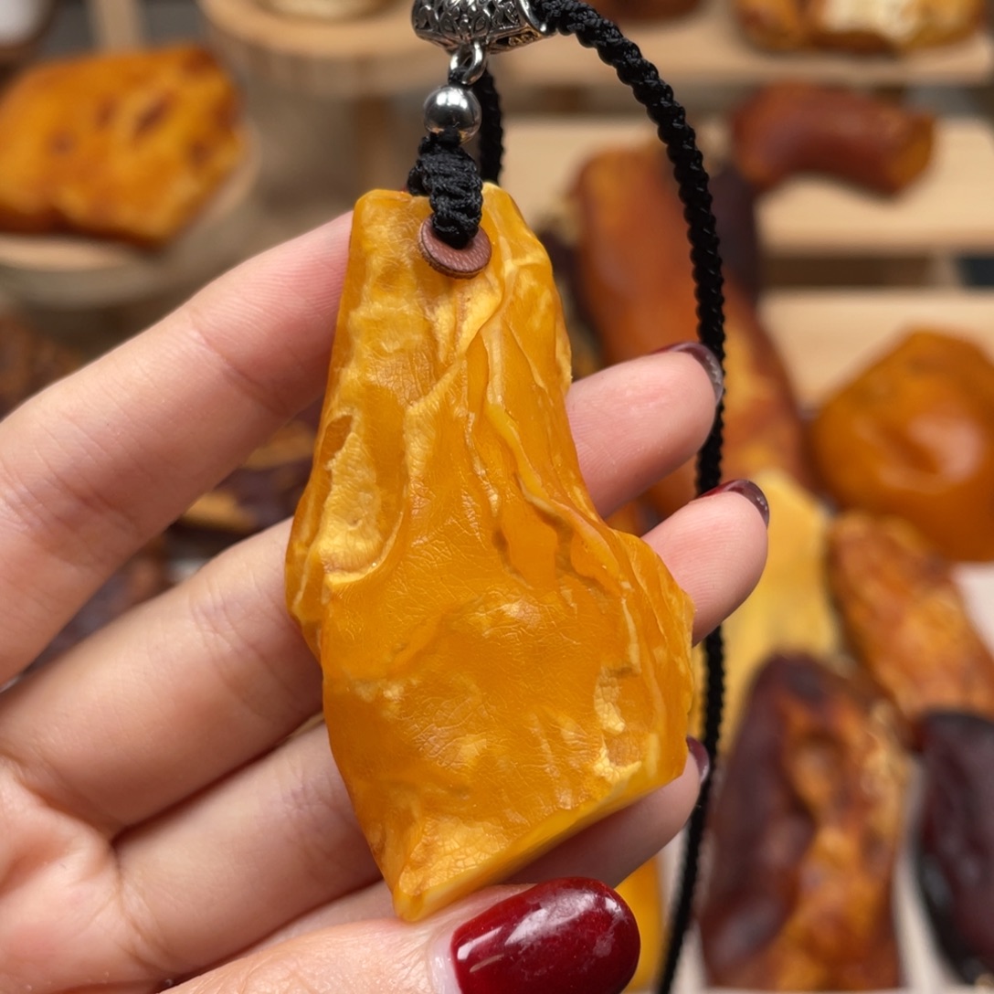 琥珀未镶嵌珠宝奇石