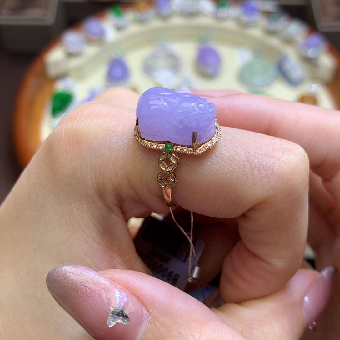 翡翠18K金镶嵌颈饰翡翠