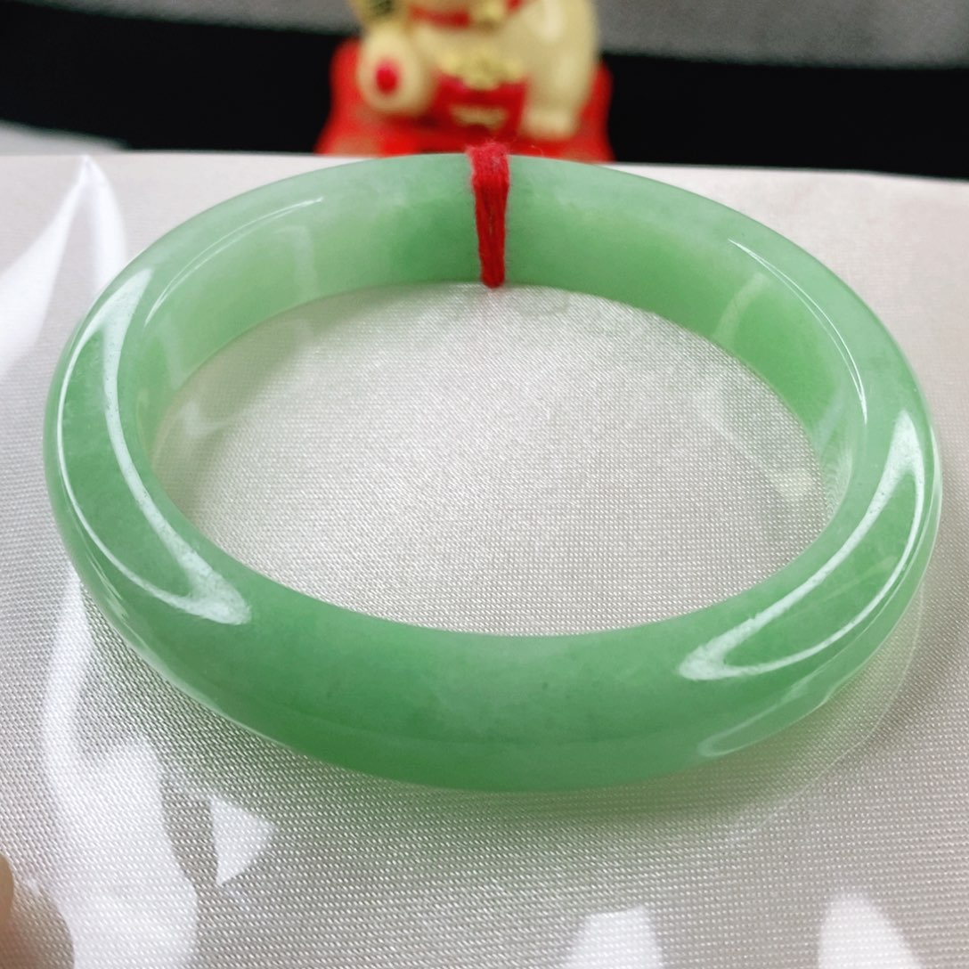 翡翠手镯未镶嵌55.3圈口贵妃