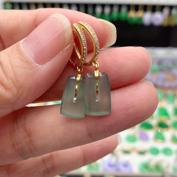 翡翠18K金镶嵌耳饰