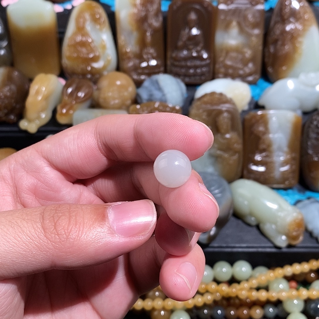 箜***空和田玉未镶嵌挂件
