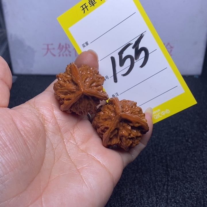 文玩核桃把件155/32三棱福利
