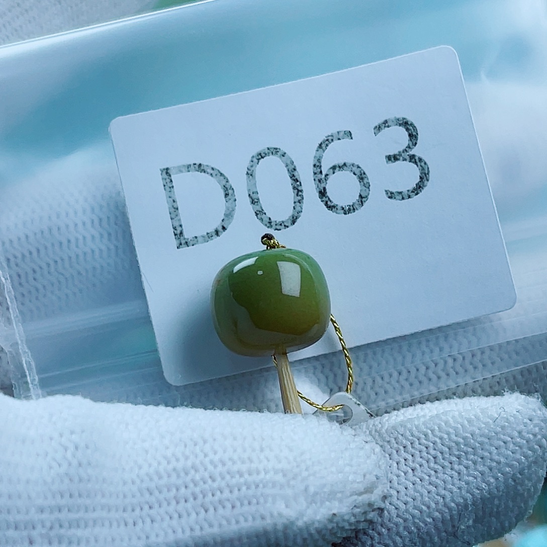 L***w绿松石未镶嵌珠宝奇石