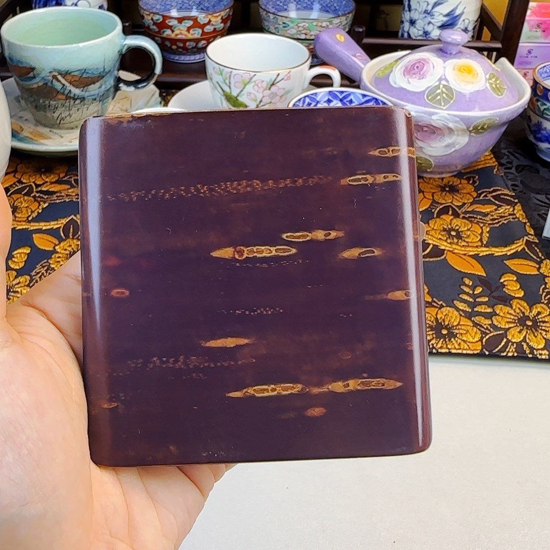 他家茶具瓷器真美！