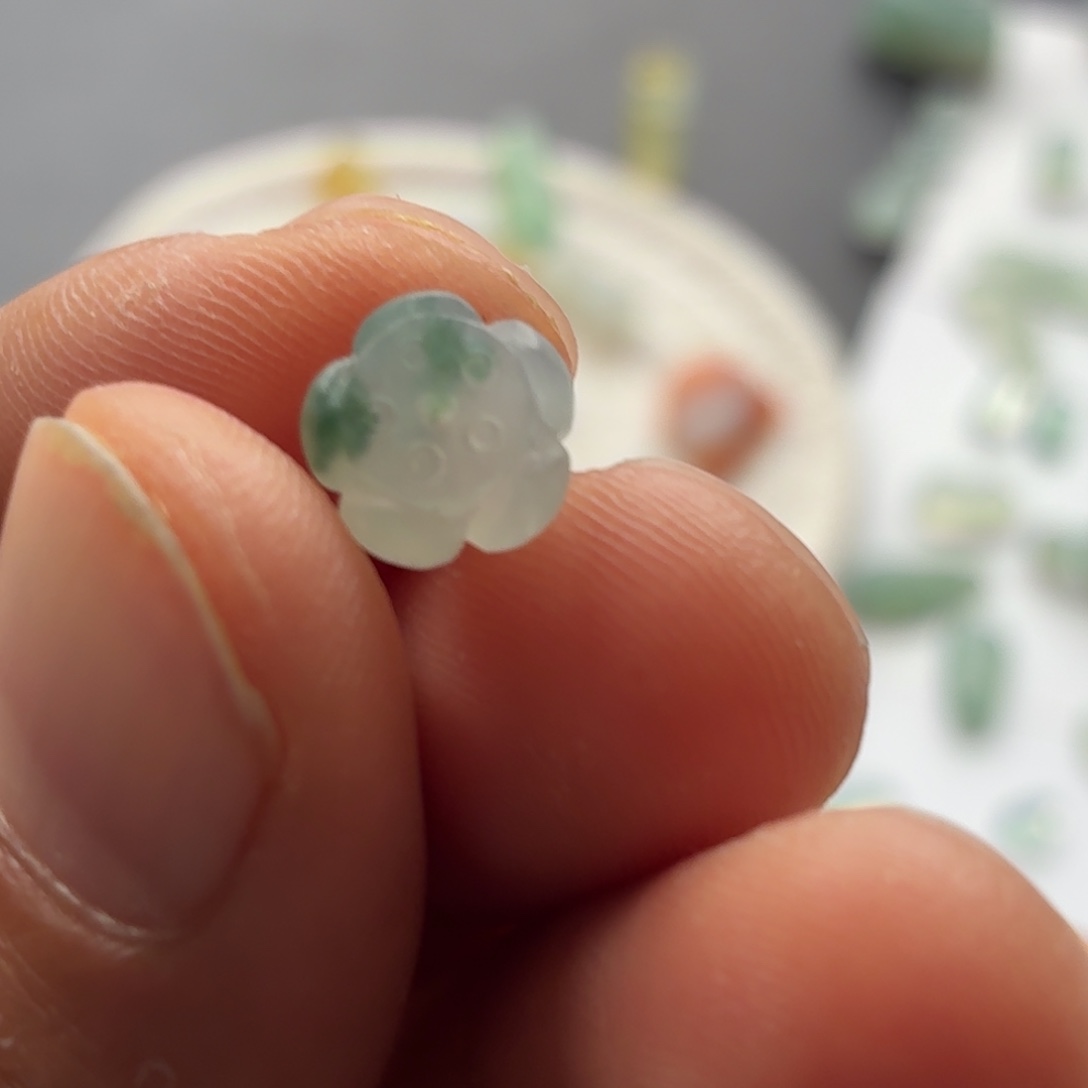 定制翡翠未镶嵌莲花